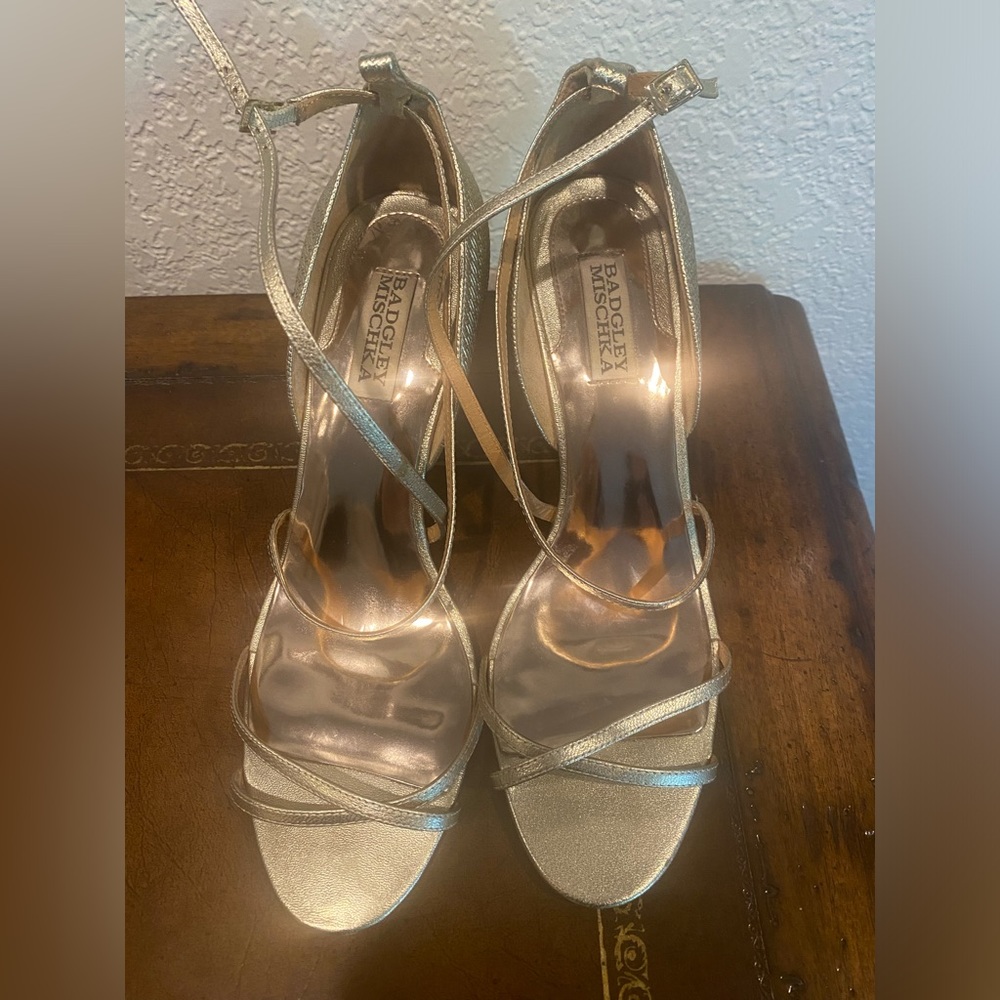 Badgley Mischa Melaney II Metallic Gold leather Strappy Wedge Heels Size 9